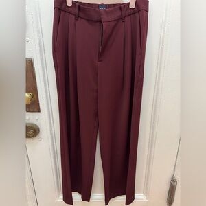GAP 365 High Rise Pleated Trousers